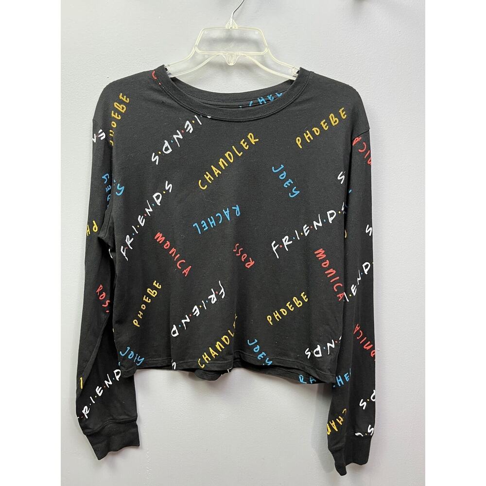 Friends‎ cropped long sleeve shirt-Character name script Large